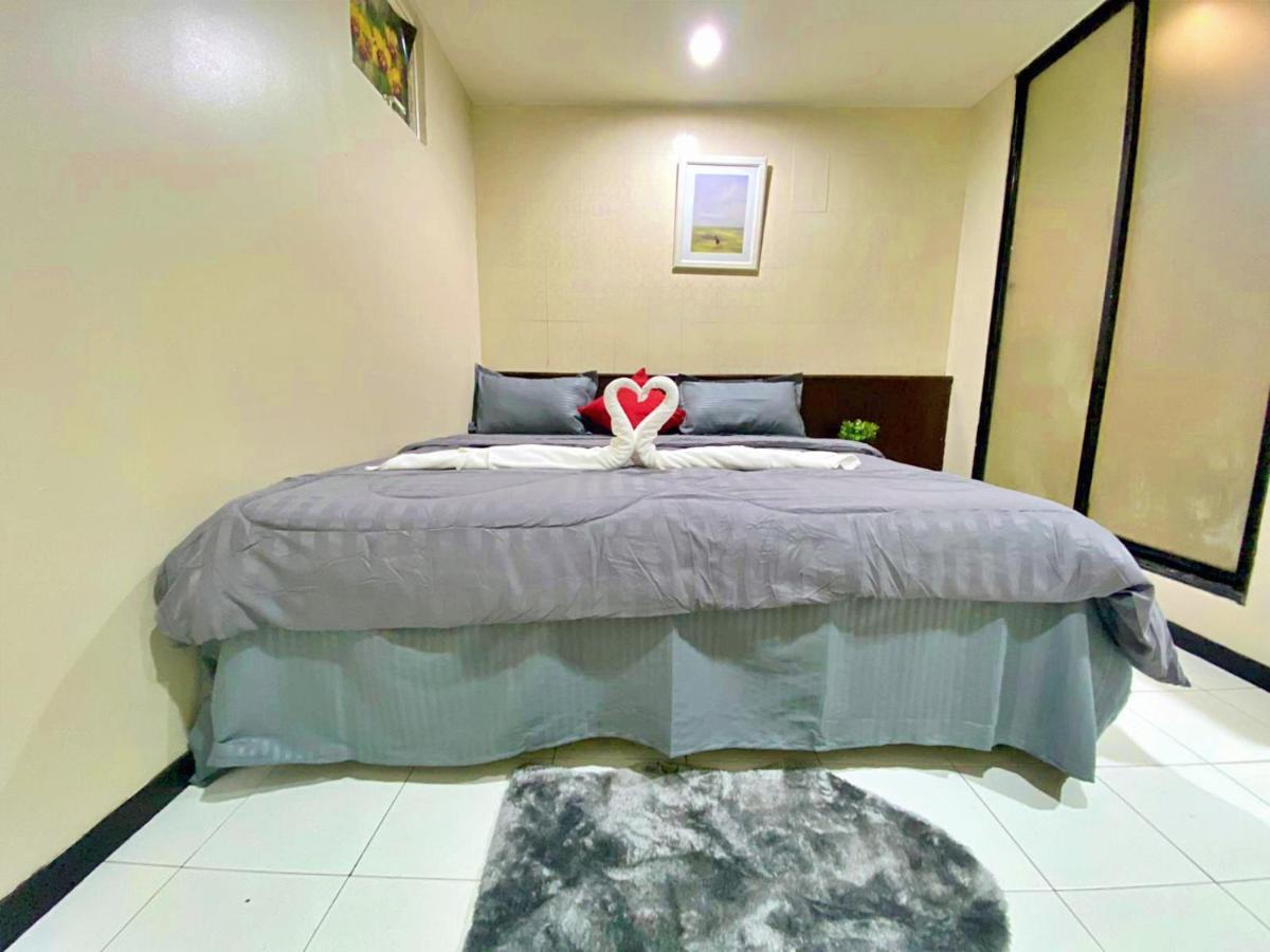 Cheqinn Hostel - Sukhumvit 4 Nana Plaza Bangkok Ngoại thất bức ảnh