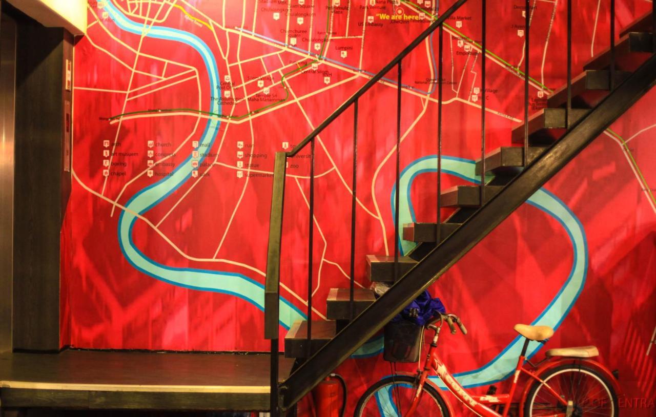 Cheqinn Hostel - Sukhumvit 4 Nana Plaza Bangkok Ngoại thất bức ảnh