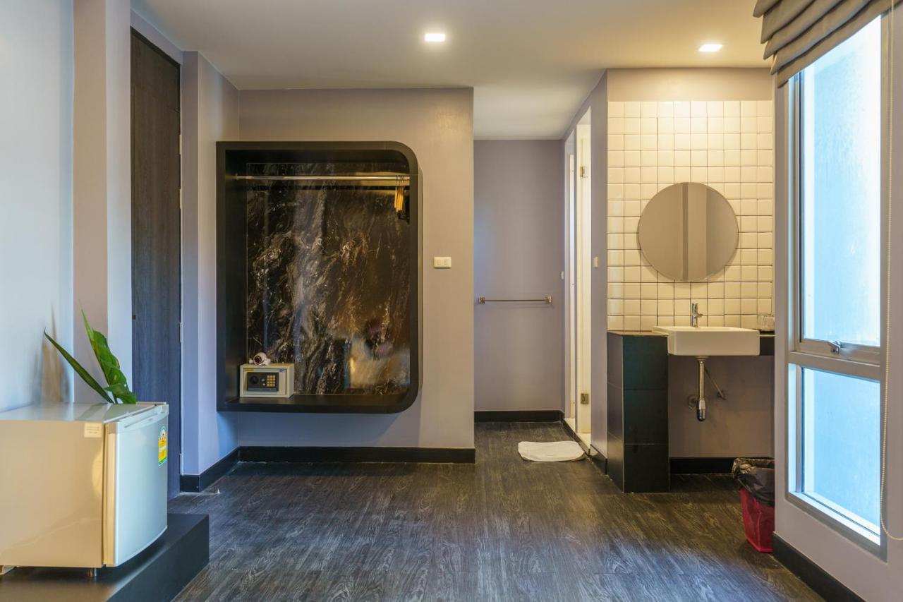 Cheqinn Hostel - Sukhumvit 4 Nana Plaza Bangkok Ngoại thất bức ảnh